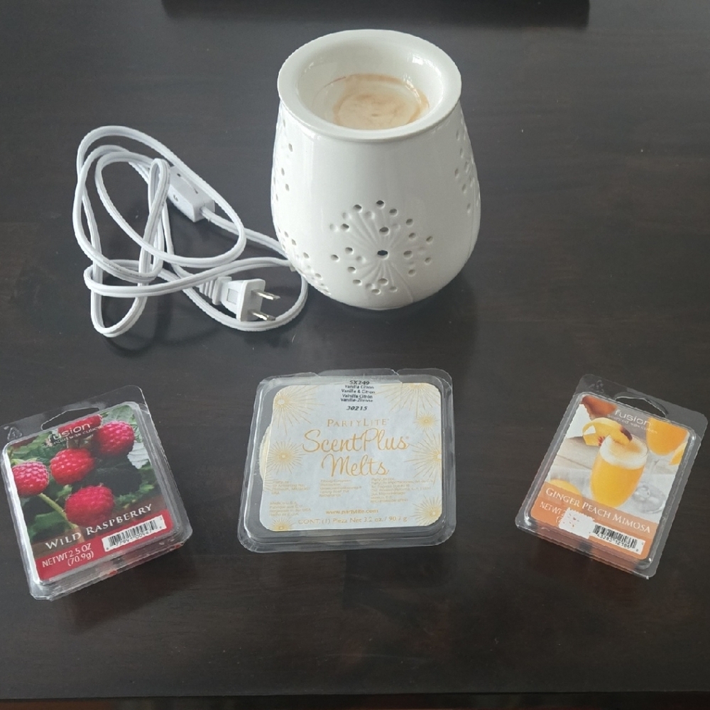 White Ceramic Wax Warmer with Scented Melts